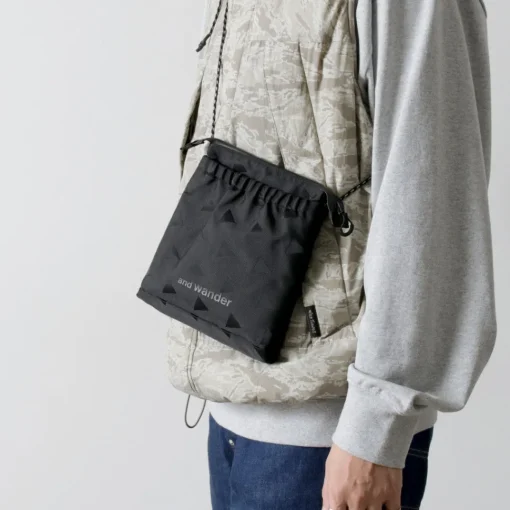 AND WANDER / Triangle Jacquard Sakosh
